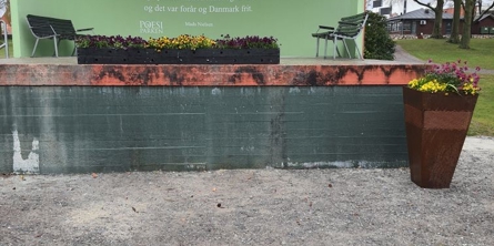 Foto af poesi i "øret" som er scenen der står i Plantagen