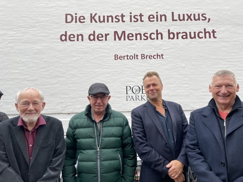 kunstner Poul Erland, borgmester Karsten Thomsen, daglig leder Christian Andersen og koncerndirektør Karl-Erik Slynge