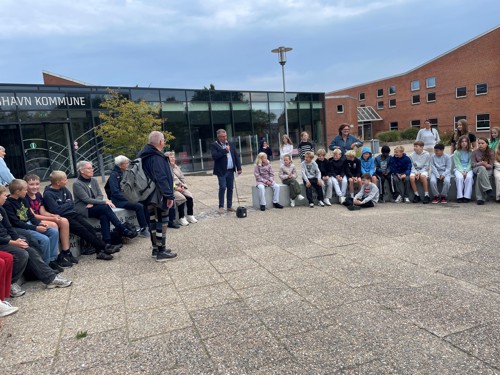 Borgmester Karsten Thomsen indvier værk med digt af H.C. Andersen